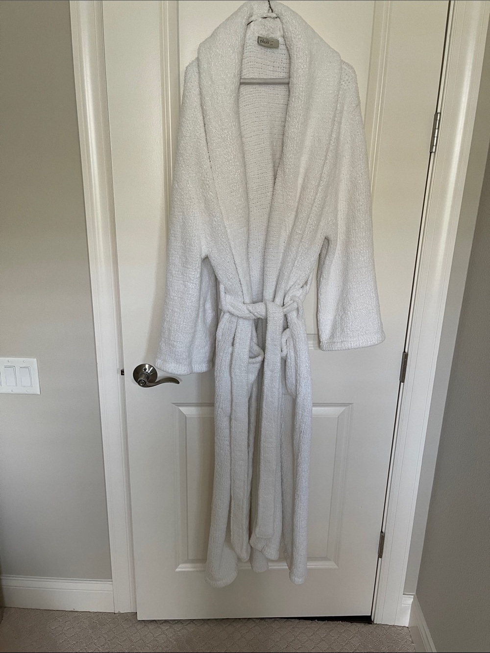 Plush Shawl-Collar Robe in White by